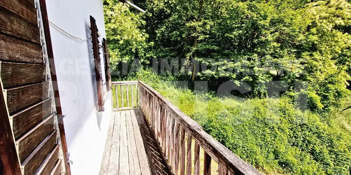 CASA INDIPENDENTE CON TERRENO