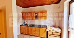 CASA INDIPENDENTE CON TERRENO