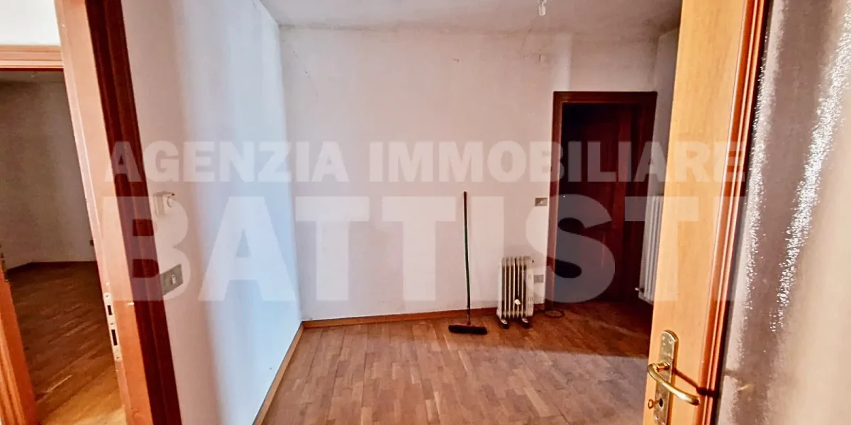 INTERA PORZIONE IN CENTRO