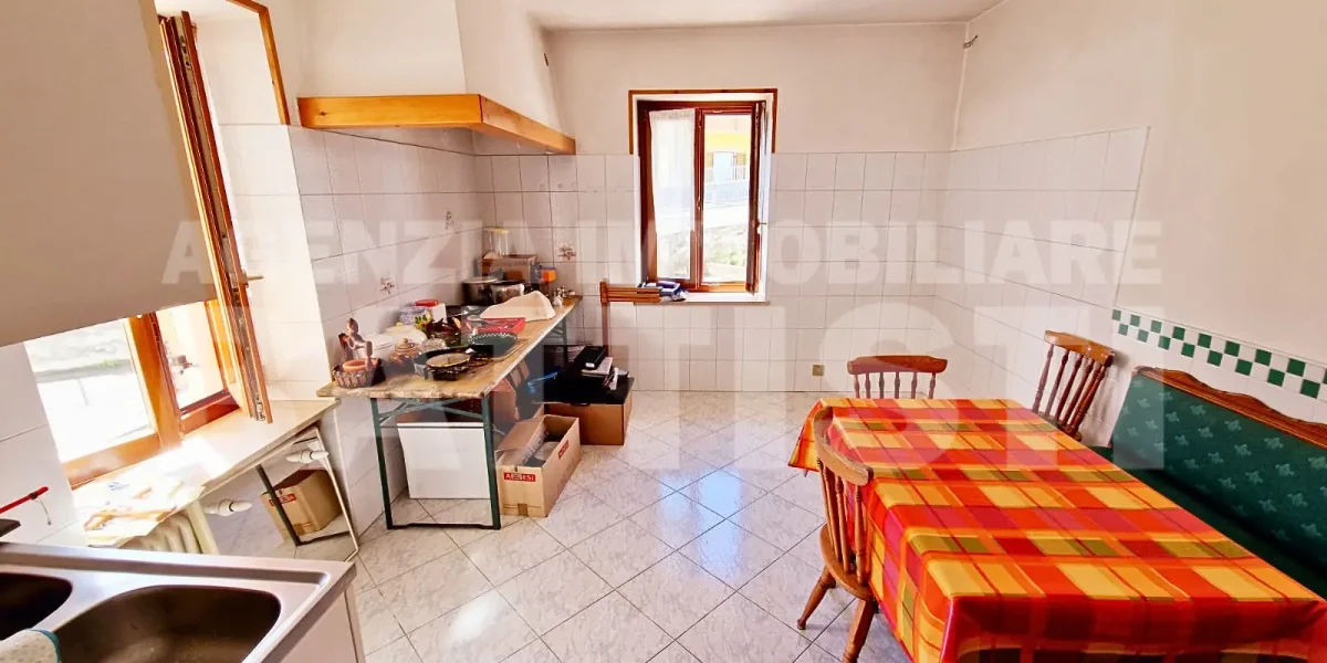 APPARTAMENTO CON TERRENO EDIFICABILE