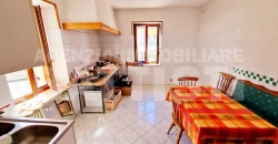 APPARTAMENTO CON TERRENO EDIFICABILE