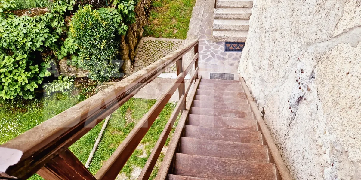PORZIONE TERRA-TETTO