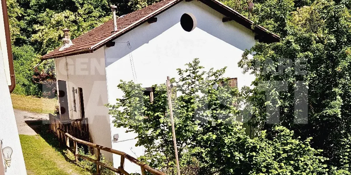 CASA INDIPENDENTE CON TERRENO