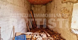 INTERA PORZIONE IN CENTRO