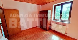 CASA INDIPENDENTE CON TERRENO