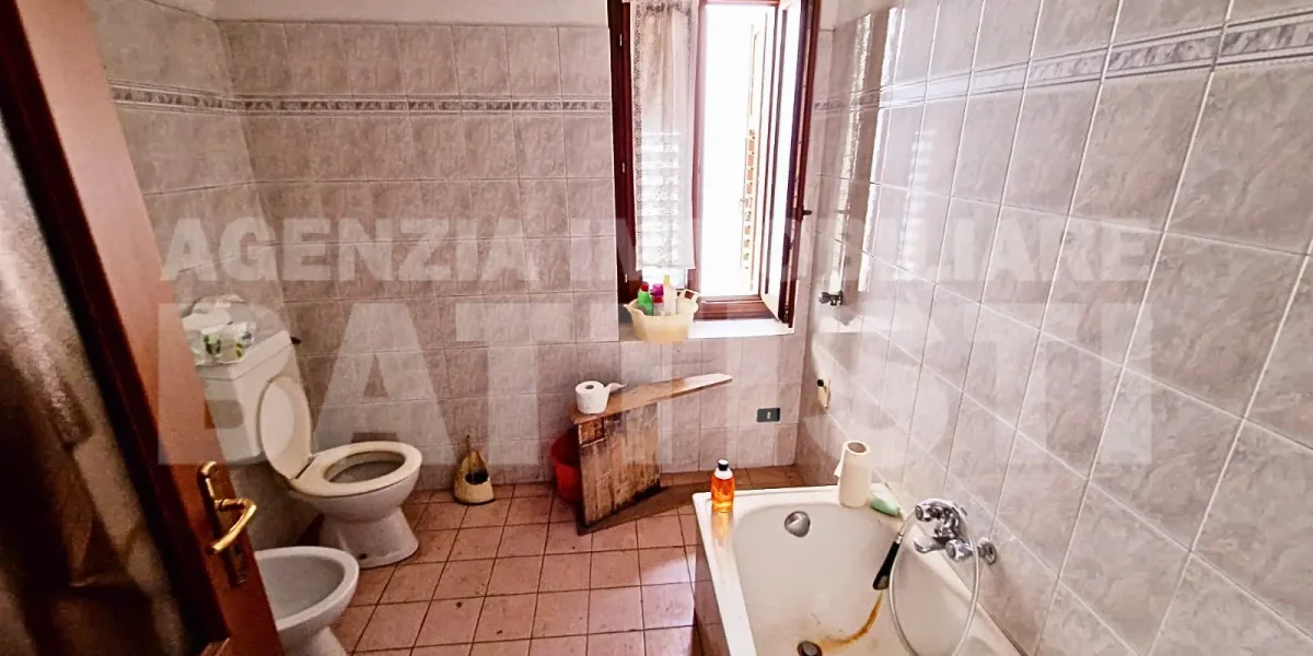 INTERA PORZIONE IN CENTRO