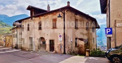 INTERA PORZIONE IN CENTRO