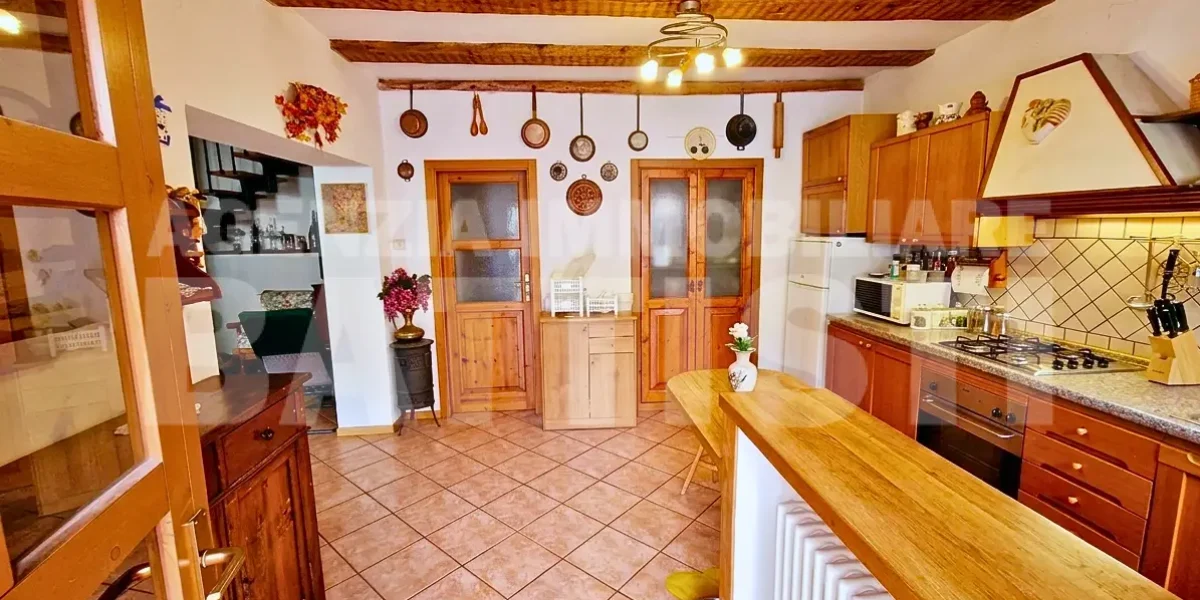 PORZIONE TERRA-TETTO