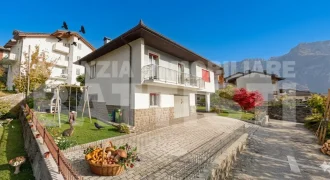 VILLA CON GIARDINO
