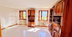 APPARTAMENTO CON TERRENO EDIFICABILE
