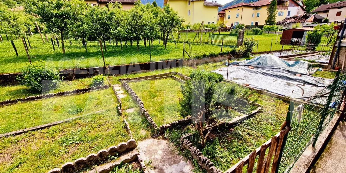 PORZIONE TERRA-TETTO