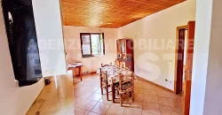 CASA INDIPENDENTE CON TERRENO