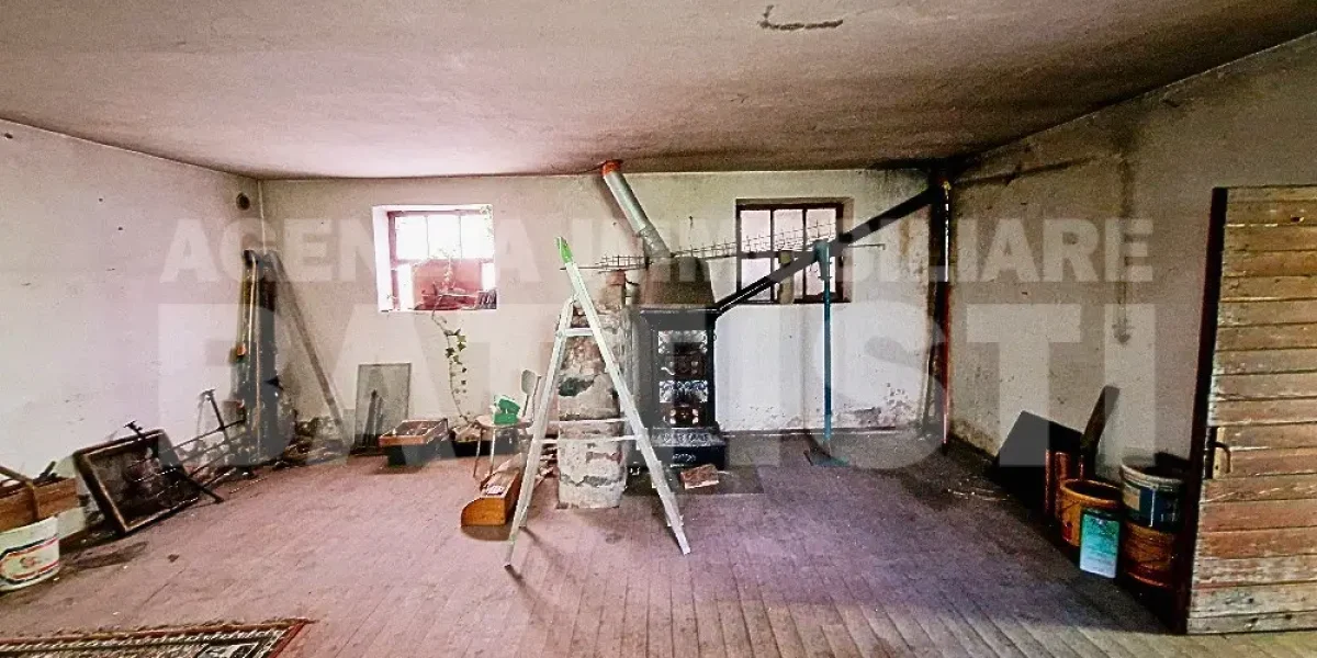 CASA INDIPENDENTE CON TERRENO