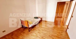INTERA PORZIONE IN CENTRO