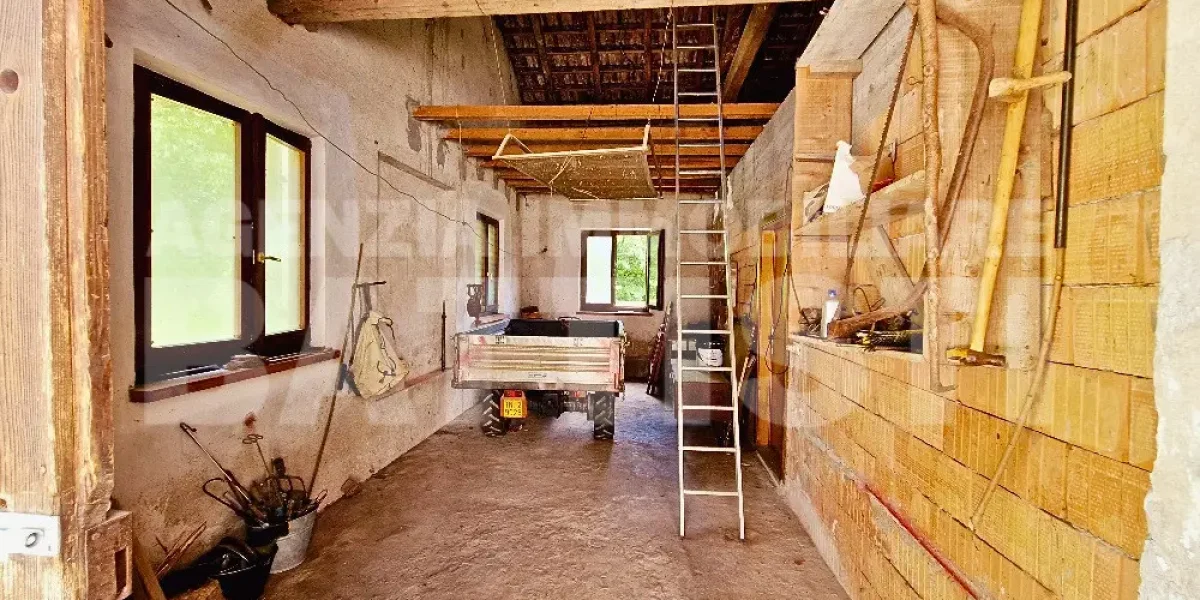 CASA INDIPENDENTE CON TERRENO