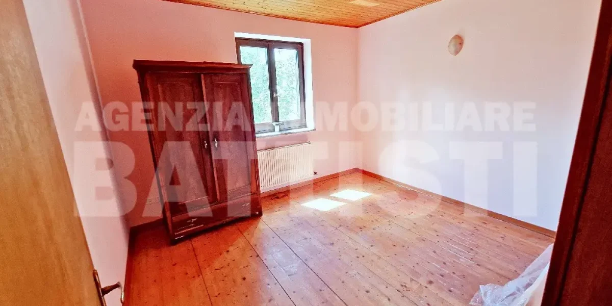 CASA INDIPENDENTE CON TERRENO