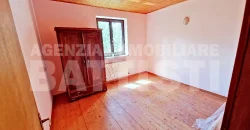 CASA INDIPENDENTE CON TERRENO