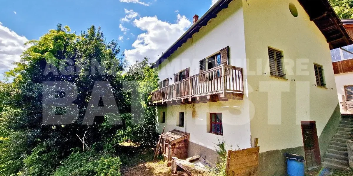 CASA INDIPENDENTE CON TERRENO