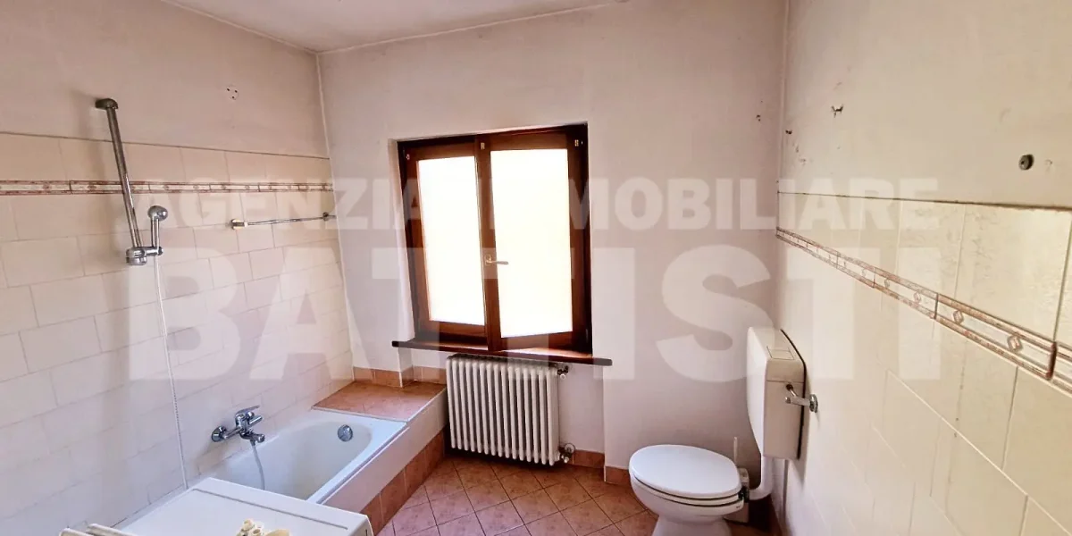APPARTAMENTO CON TERRENO EDIFICABILE