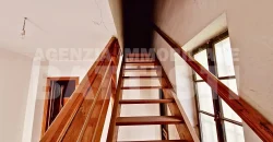 INTERA PORZIONE IN CENTRO