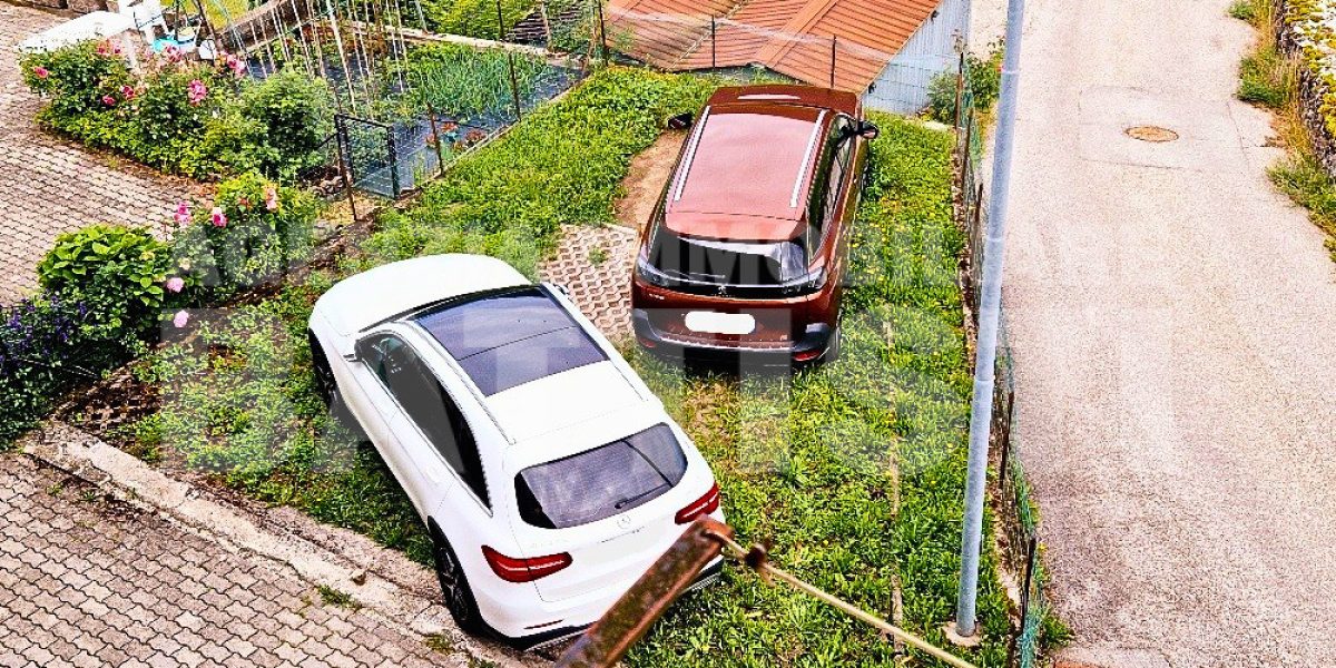 PORZIONE CON CORTILE PRIVATO