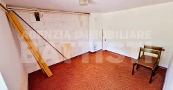 PORZIONE CON CORTILE PRIVATO