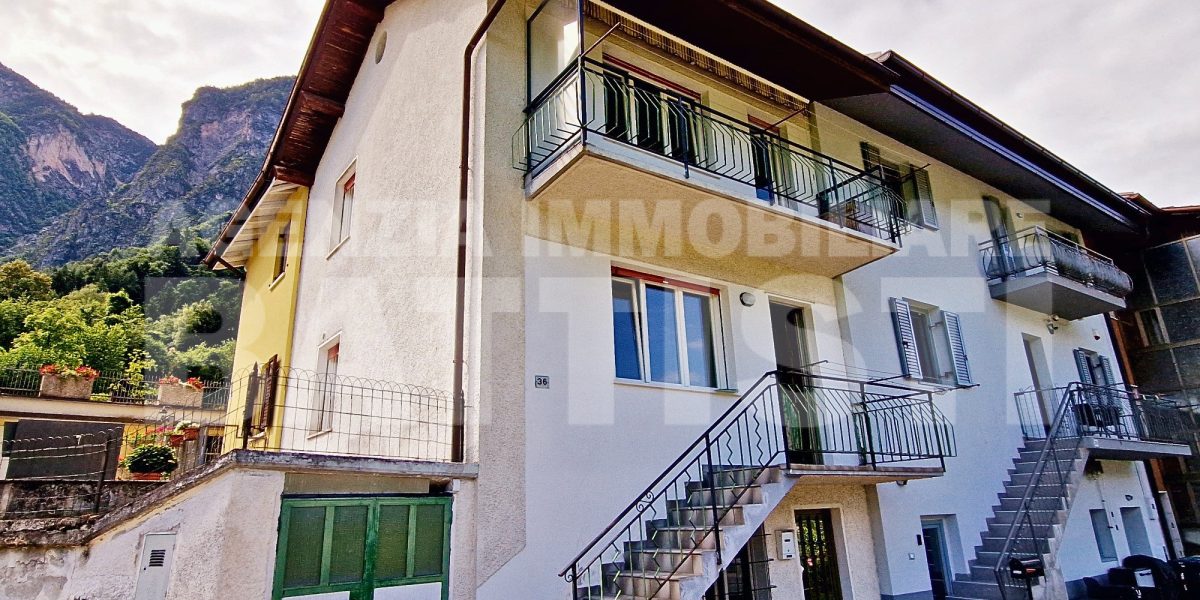 PORZIONE CON CORTILE PRIVATO
