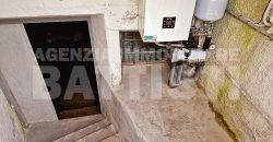 PORZIONE CON CORTILE PRIVATO