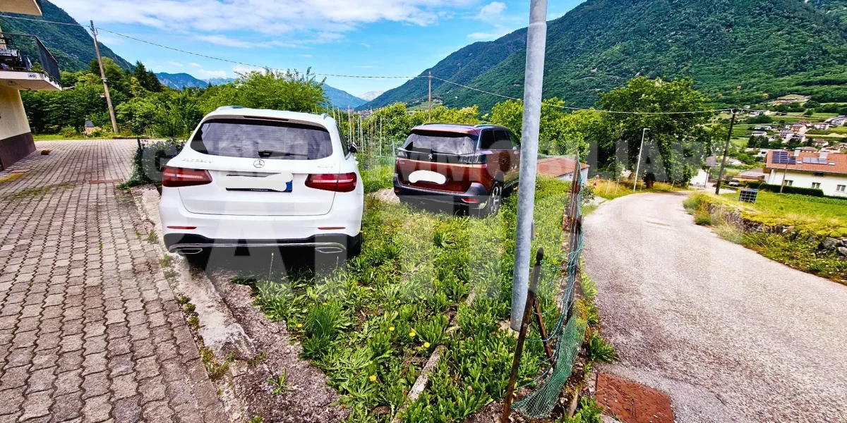 PORZIONE CON CORTILE PRIVATO
