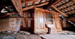 PORZIONE CON CORTILE PRIVATO