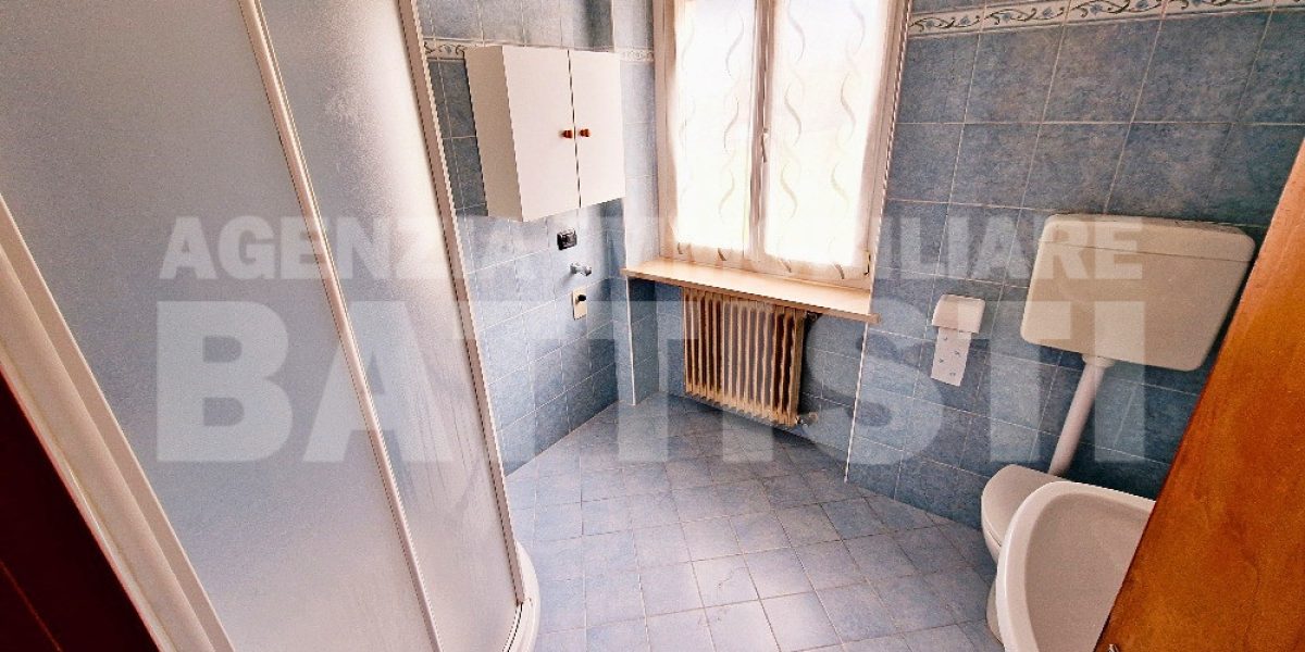PORZIONE CON CORTILE PRIVATO