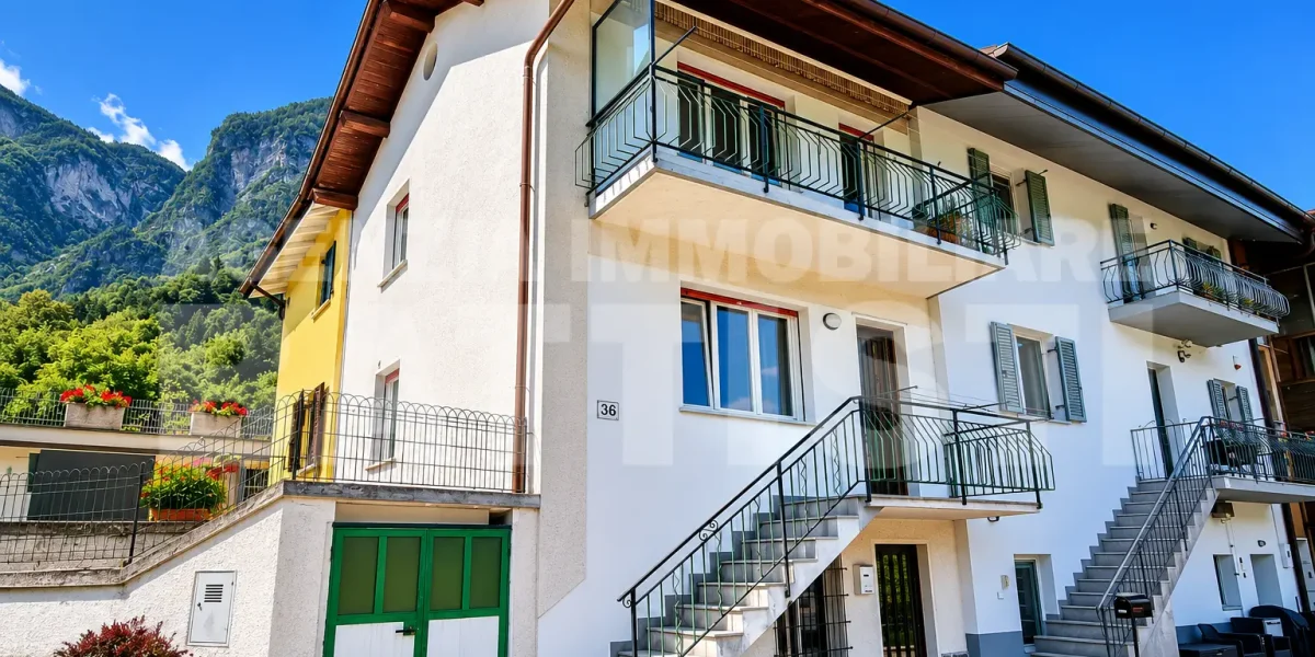 PORZIONE CON CORTILE PRIVATO