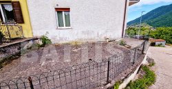 PORZIONE CON CORTILE PRIVATO