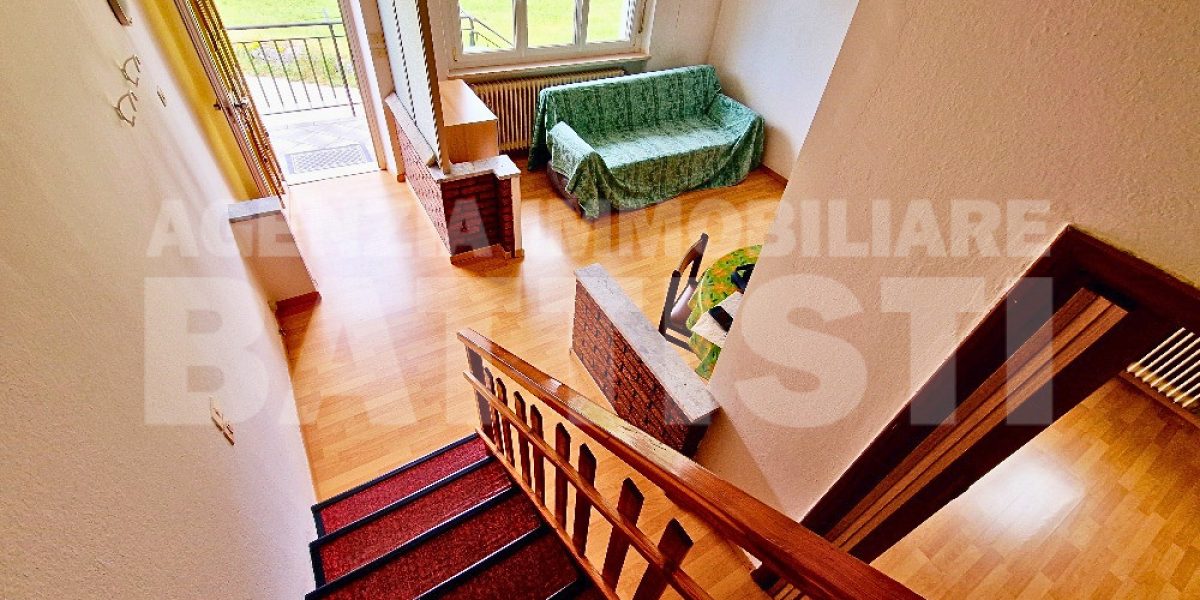 PORZIONE CON CORTILE PRIVATO