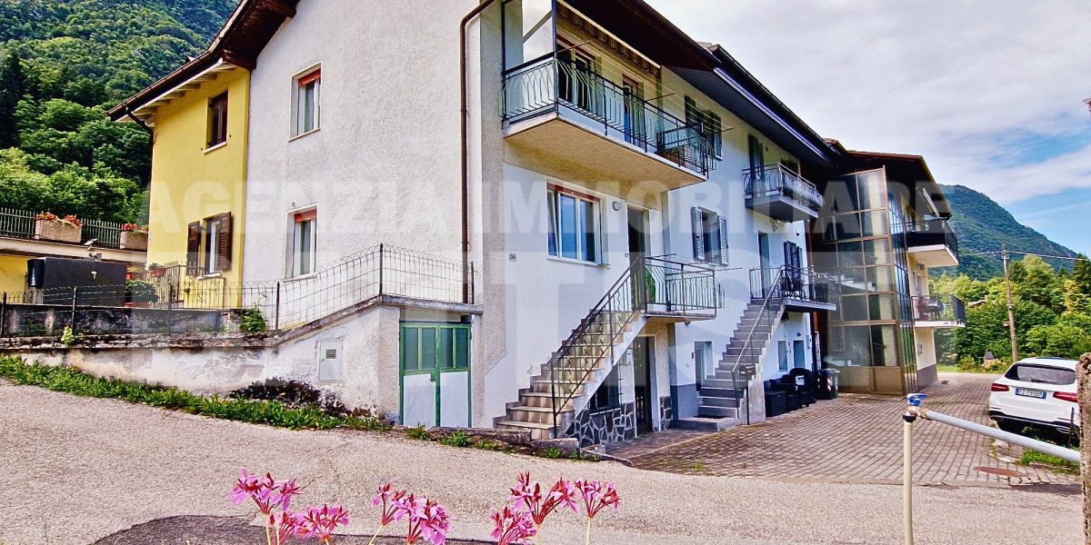 PORZIONE CON CORTILE PRIVATO