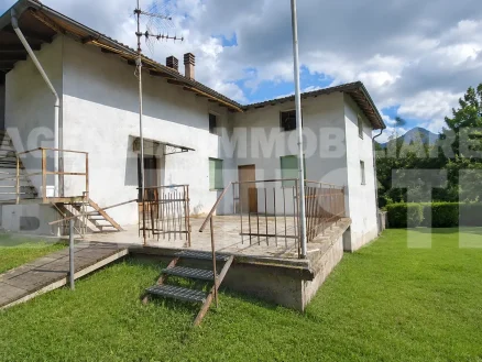 PORZIONE CON TERRENO