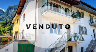 PORZIONE CON CORTILE PRIVATO