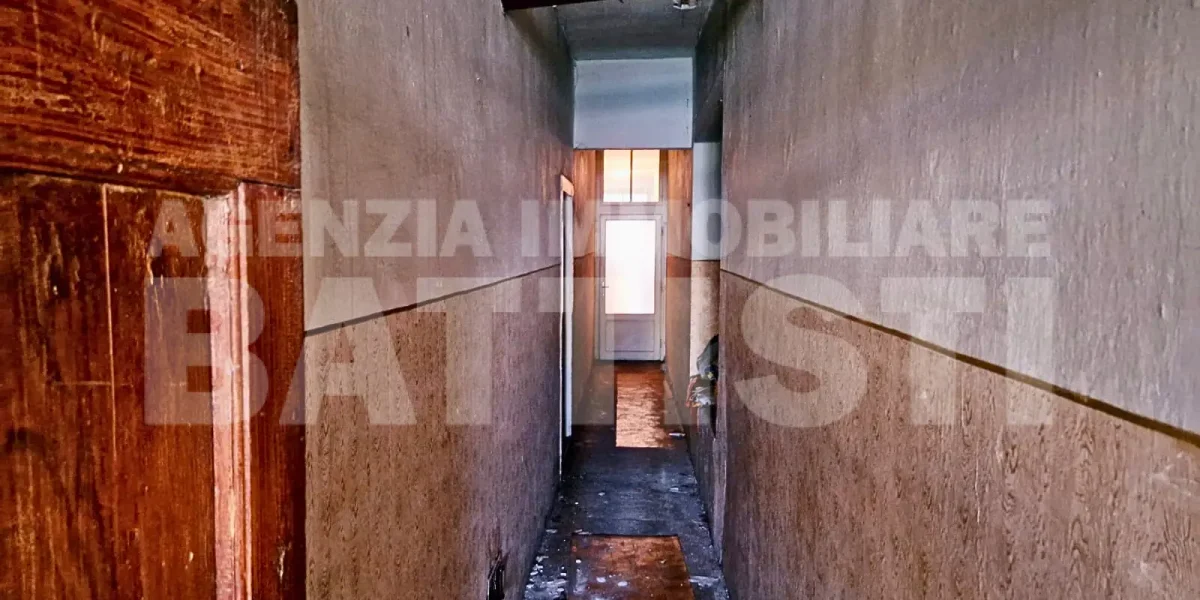 AMPIO APPARTAMENTO IN SUGGESTIVA POSIZIONE