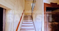 AMPIO APPARTAMENTO IN SUGGESTIVA POSIZIONE