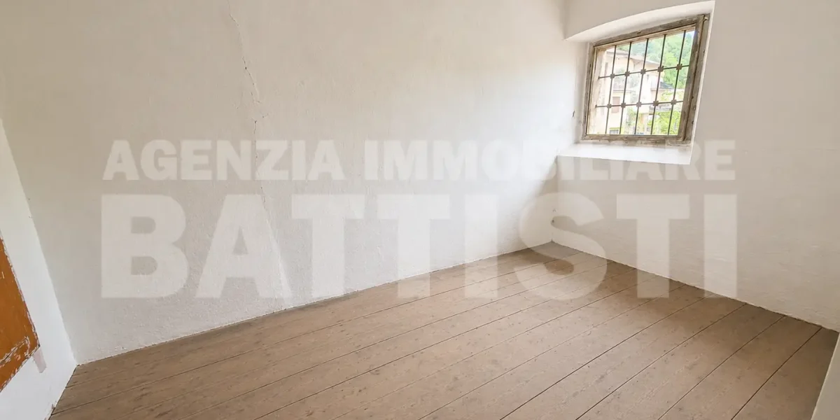 AMPIO APPARTAMENTO IN SUGGESTIVA POSIZIONE