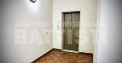 ELEGANTE MANSARDA IN CENTRO