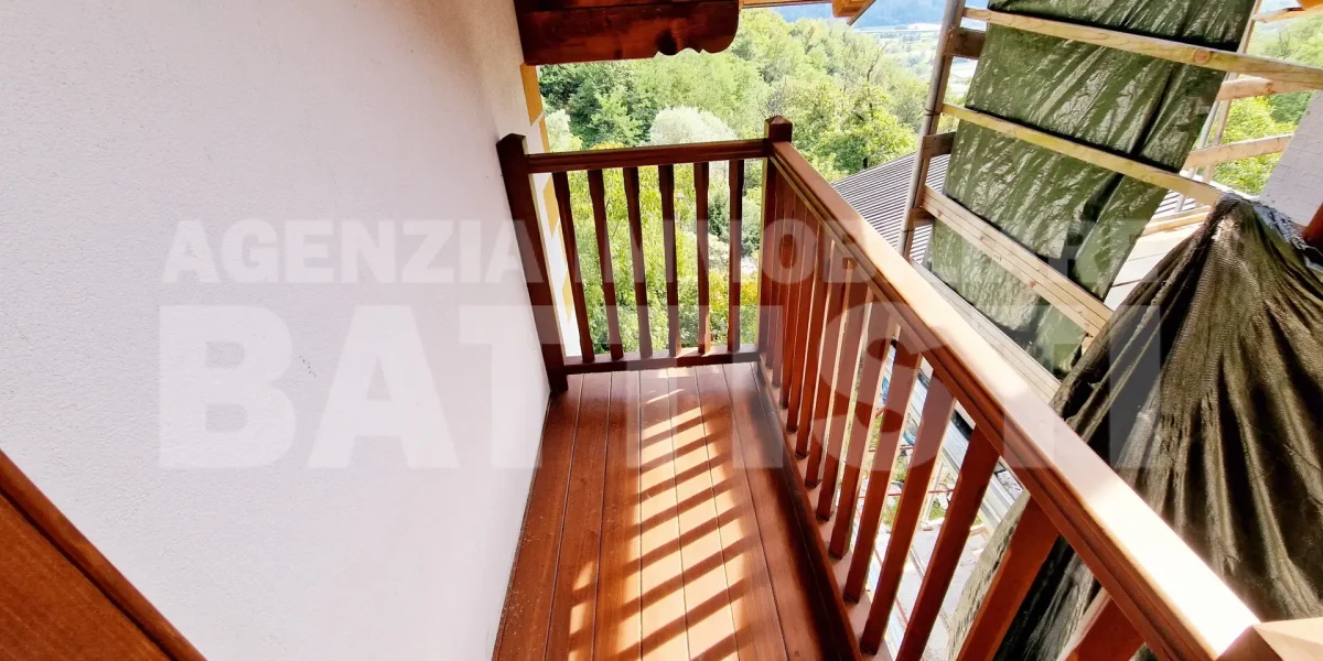 PORZIONE IN COLLINA RISTRUTTURATA