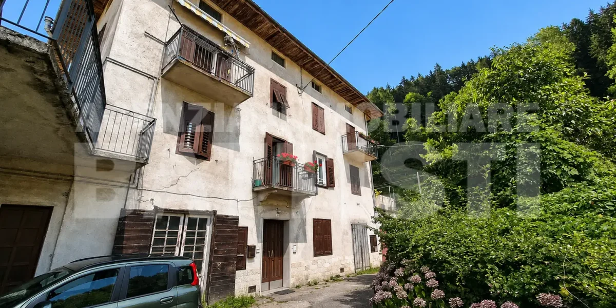 APPARTAMENTO CON GARAGE E POSTO AUTO – LONA / LASES