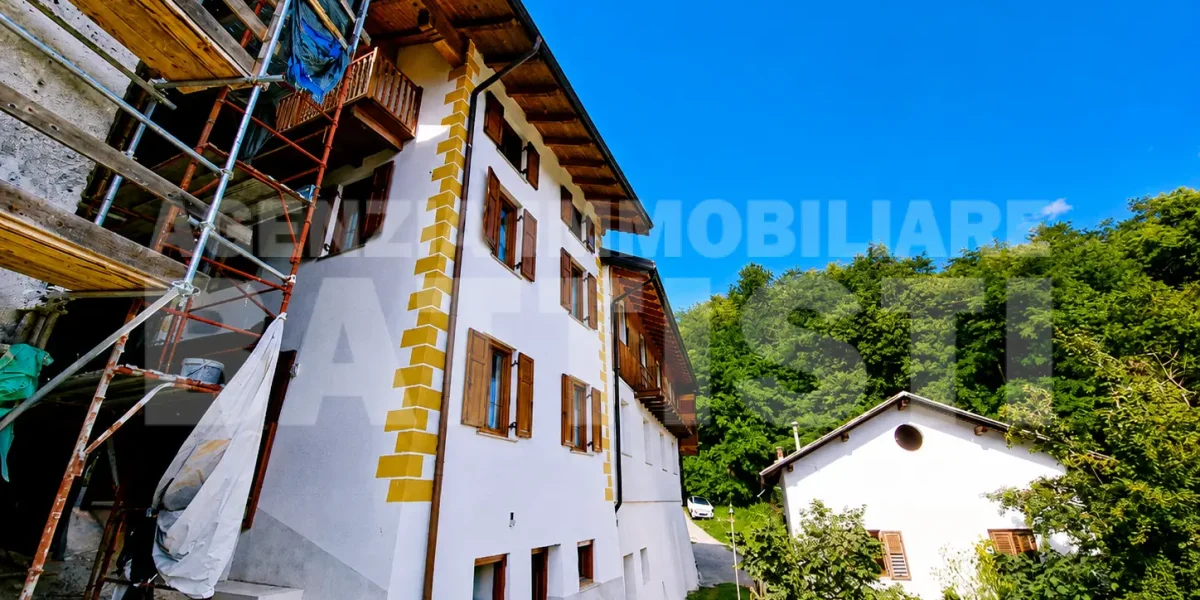 PORZIONE IN COLLINA RISTRUTTURATA
