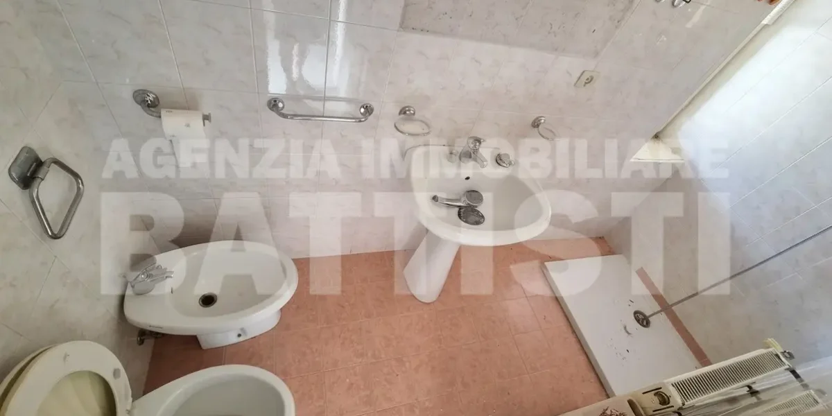 PORZIONE CON DUE ALLOGGI DA RIQUALIFICARE