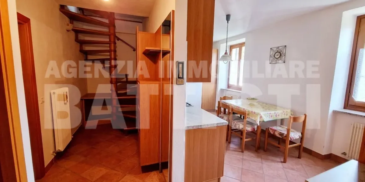 PORZIONE IN COLLINA RISTRUTTURATA