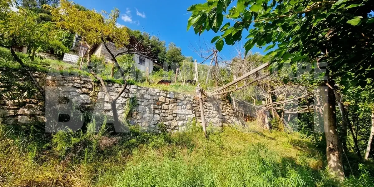 PORZIONE IN COLLINA RISTRUTTURATA