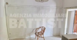 PORZIONE CON DUE ALLOGGI DA RIQUALIFICARE
