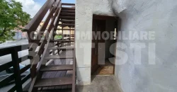 PORZIONE CON DUE ALLOGGI DA RIQUALIFICARE