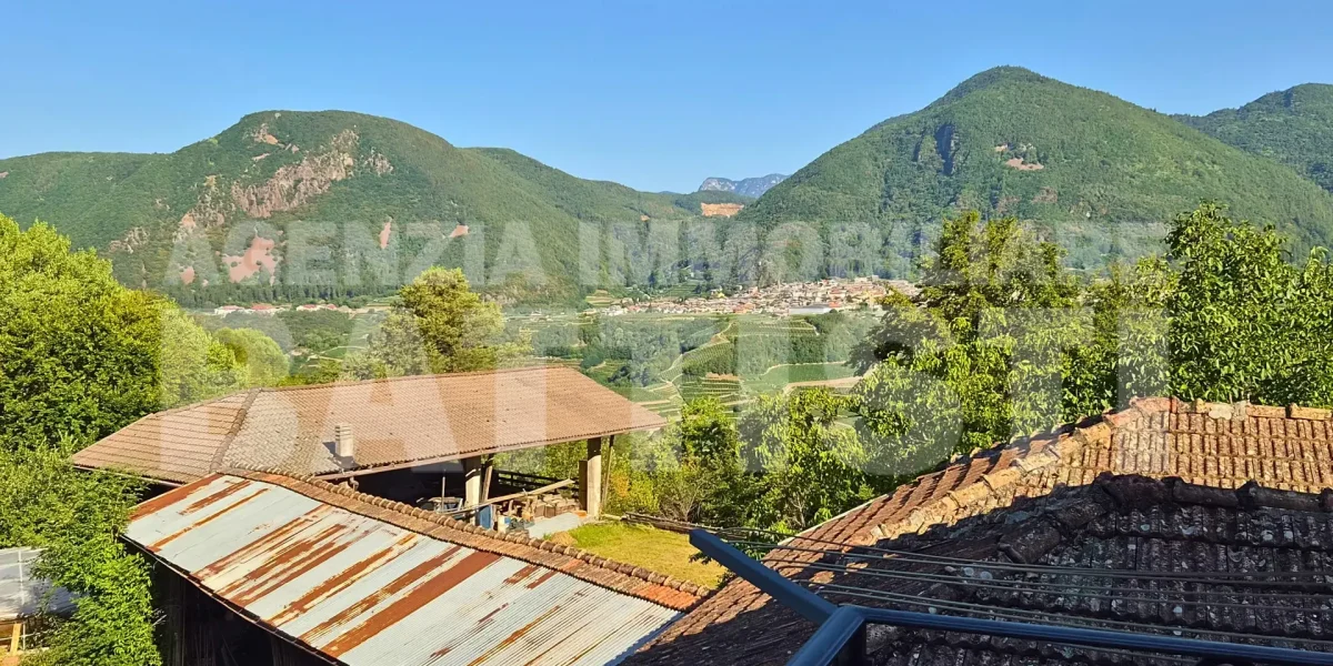 APPARTAMENTO CON GARAGE E POSTO AUTO – LONA / LASES